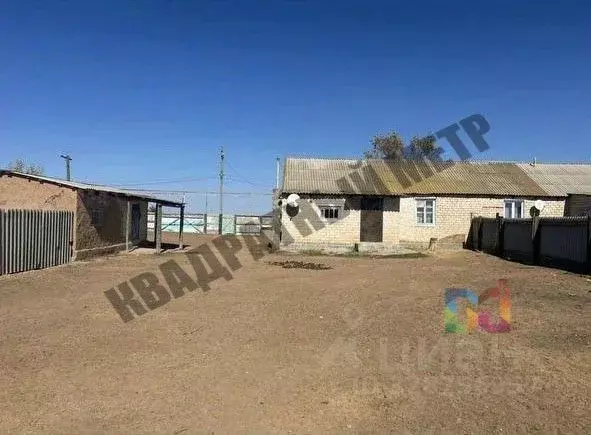 Дом в Калмыкия, Октябрьский район, пос. Цаган-Нур ул. Хонинова, 2 (85 ... - Фото 2