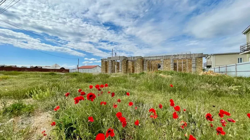 Участок в Крым, Евпатория городской округ, Заозерное пгт ул. Песчаная, ... - Фото 1