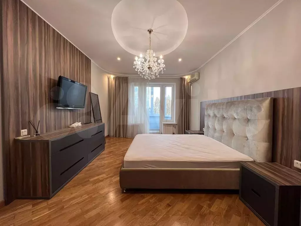 3-к. квартира, 100м, 4/4эт. - Фото 0