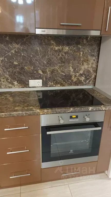 2-к кв. Волгоградская область, Волгоград ул. Ханпаши Нурадилова, 7 ... - Фото 2