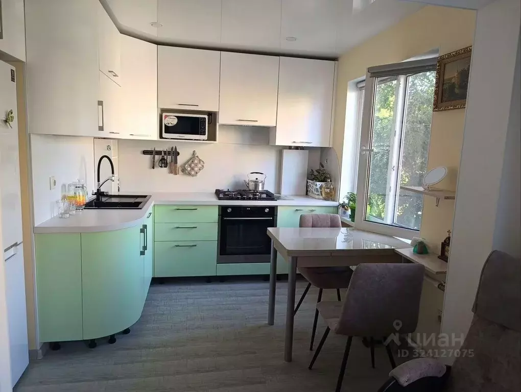 3-к кв. Самарская область, Самара Спортивная ул., 10 (57.5 м) - Фото 1