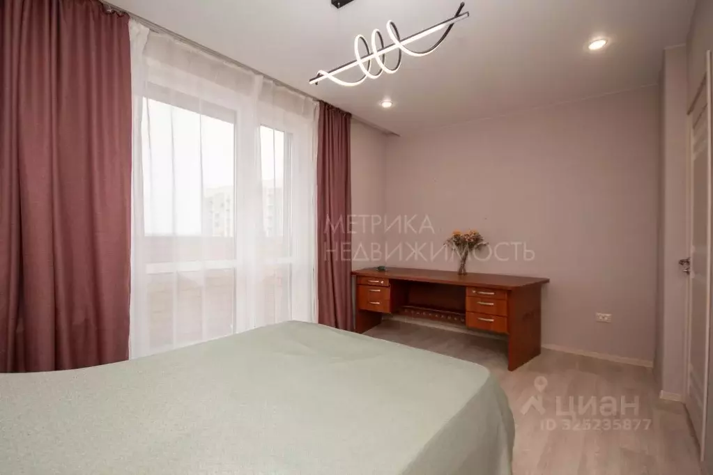 3-к кв. Тюменская область, Тюмень ул. Вице-адмирала Воронцова, 5 (71.2 ... - Фото 1