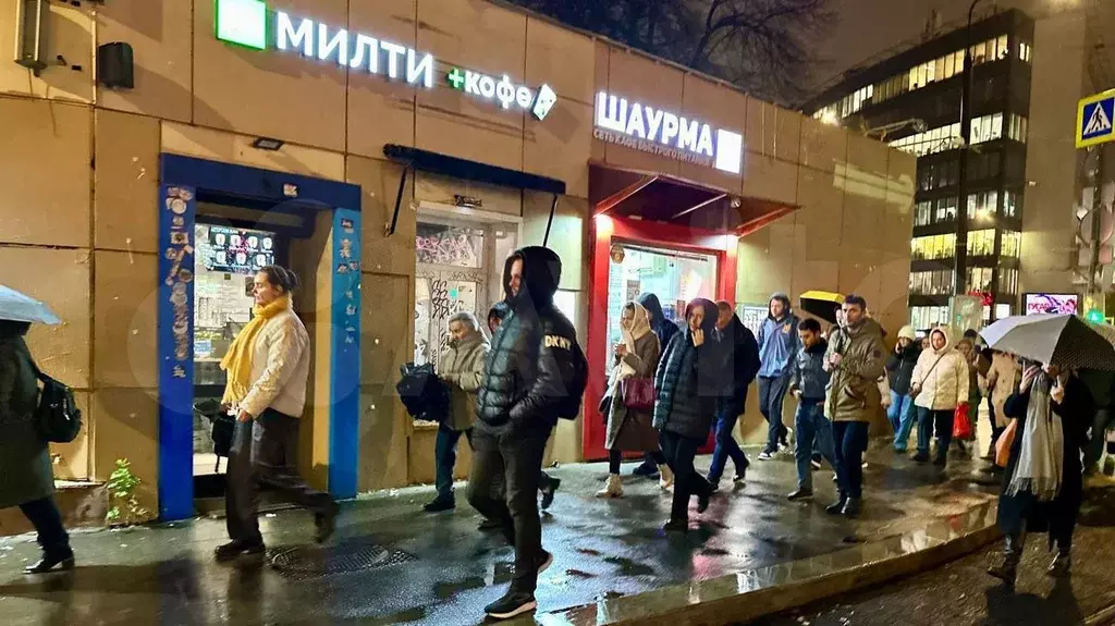 Помещение под кафе на Топ трафике 15м2 - Фото 0