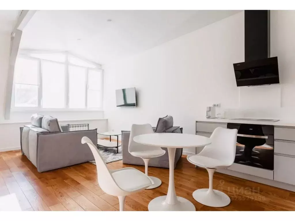 1-к кв. Москва ул. Петровка, 17С2 (47.0 м) - Фото 2