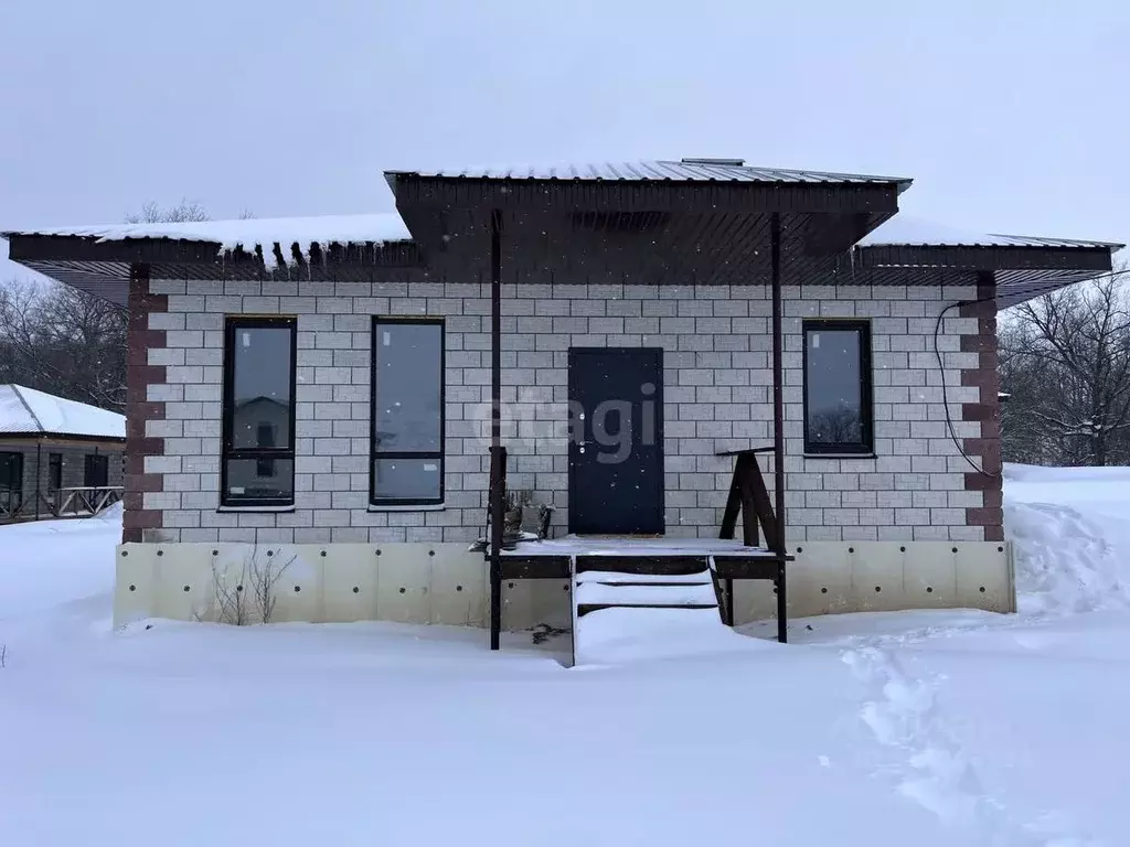 Дом в Башкортостан, Иглинский район, Акбердинский сельсовет, д. ... - Фото 0