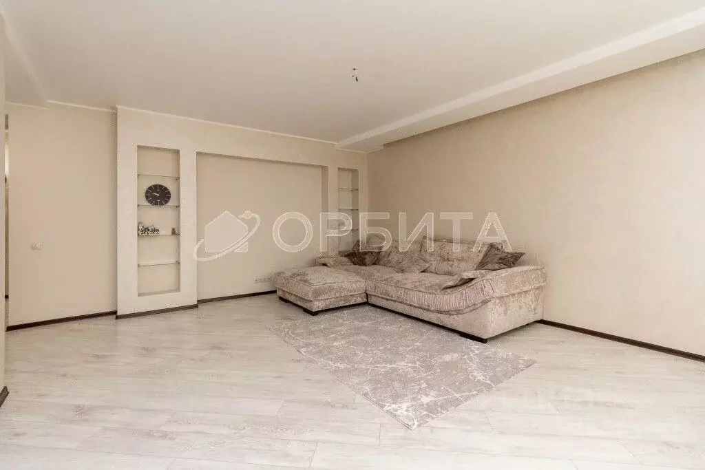 2-к кв. Тюменская область, Тюмень Ирбитская ул., 6 (88.0 м) - Фото 0