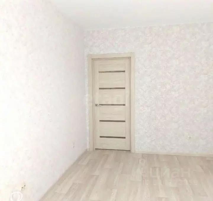 1-к кв. Тюменская область, Тюмень ул. Раушана Абдуллина, 6к1 (32.0 м) - Фото 0