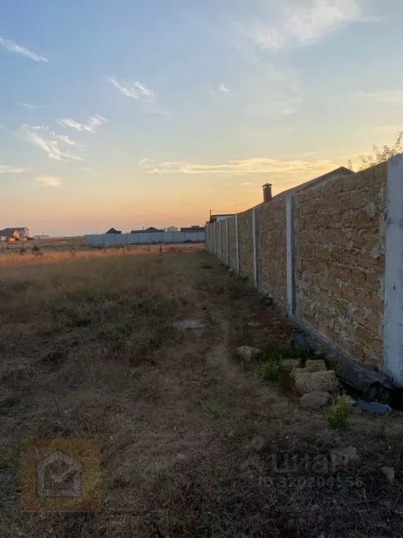Участок в Крым, Сакский район, Уютненское с/пос ул. Лазурная (6.43 ... - Фото 1