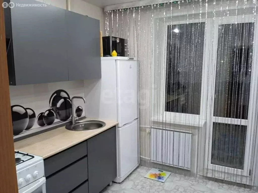 3-комнатная квартира: село Бобровка, 4-й квартал, 6 (69.8 м) - Фото 2