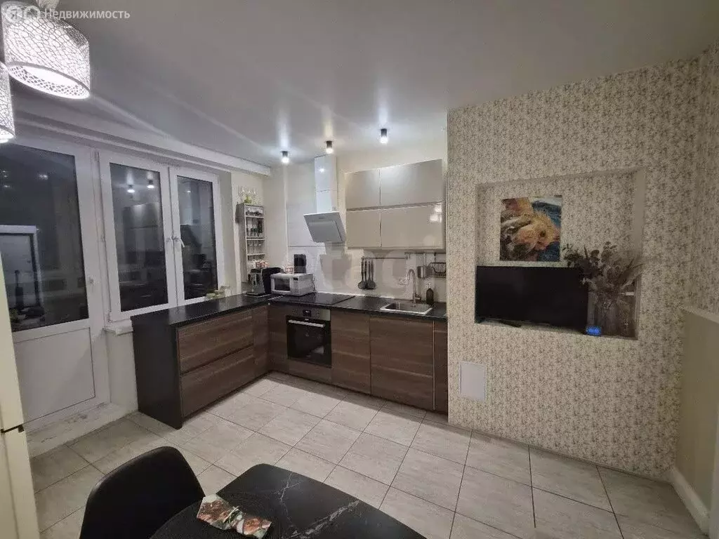 2-комнатная квартира: Тюмень, Заречный проезд, 39А (74 м) - Фото 1