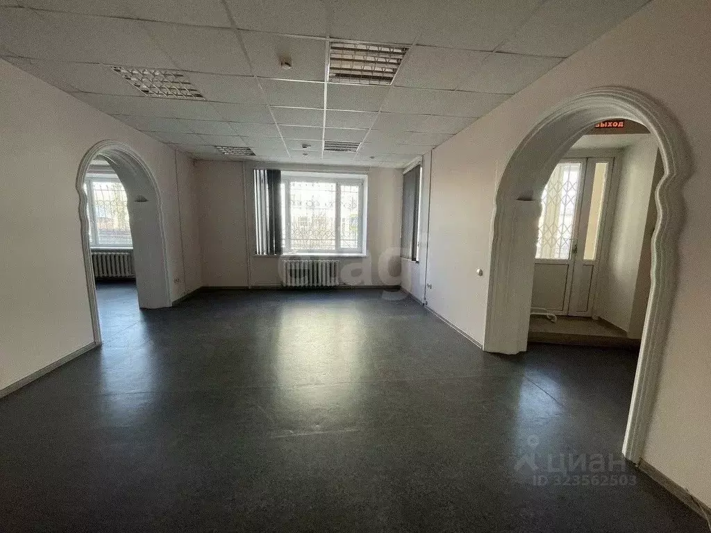 Помещение свободного назначения в Тюменская область, Тюмень ул. ... - Фото 1