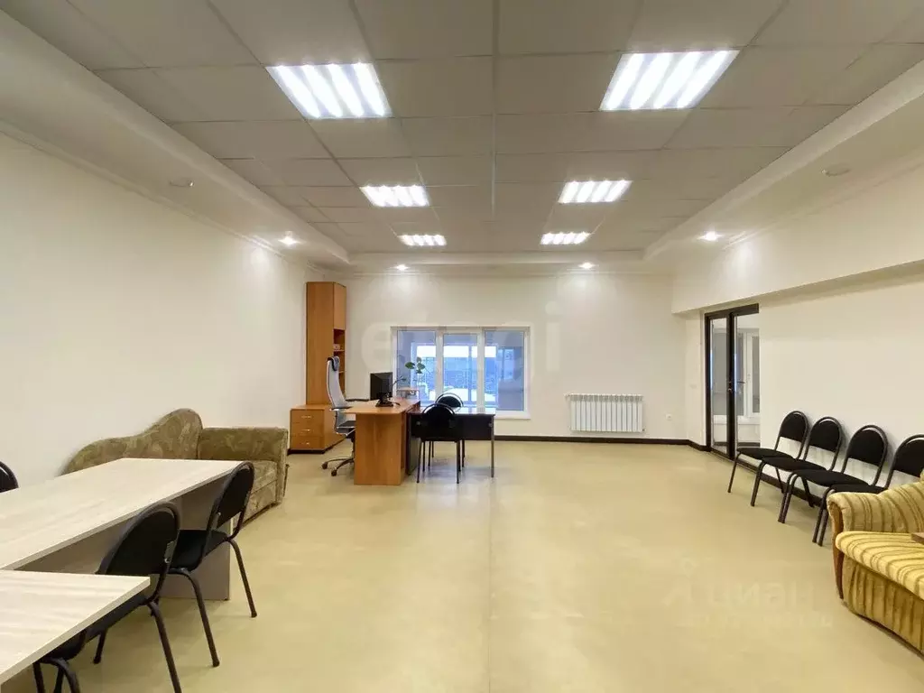 Офис в Саратовская область, Энгельс просп. Строителей, 30А (154 м) - Фото 1