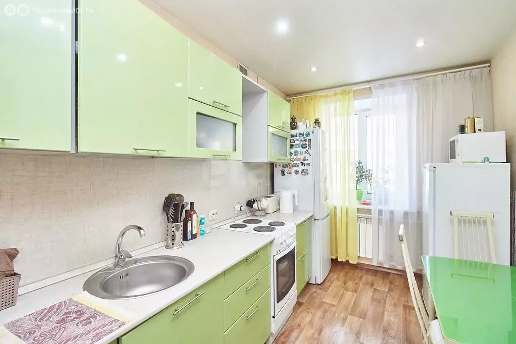 3-комнатная квартира: Тюмень, улица Мельникайте, 50Б (60.6 м) - Фото 1