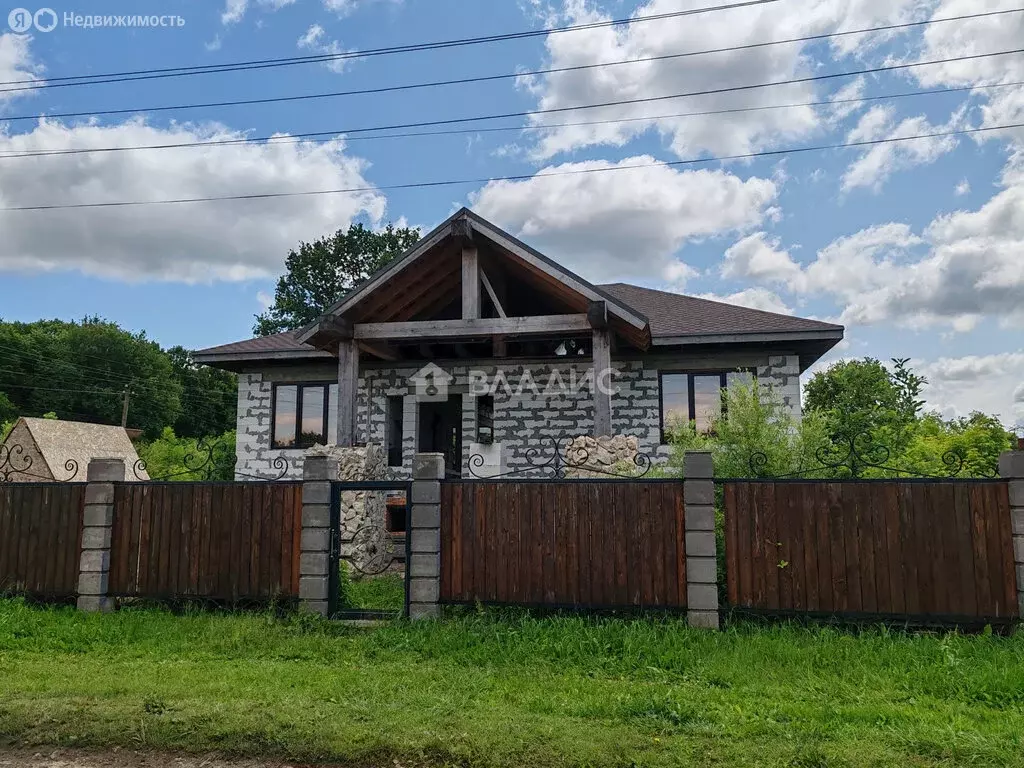 Дом в Калужская область, посёлок городского типа Думиничи (170 м) - Фото 0
