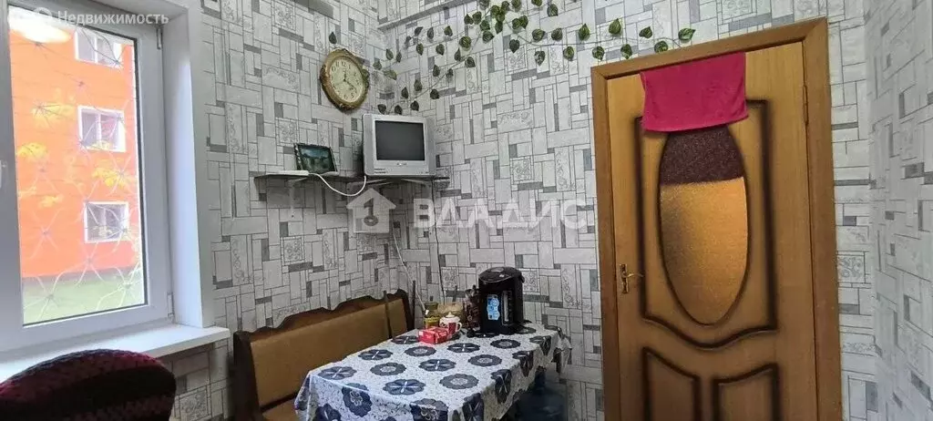 1-комнатная квартира: Строитель, улица 5 Августа, 17 (41.4 м) - Фото 1