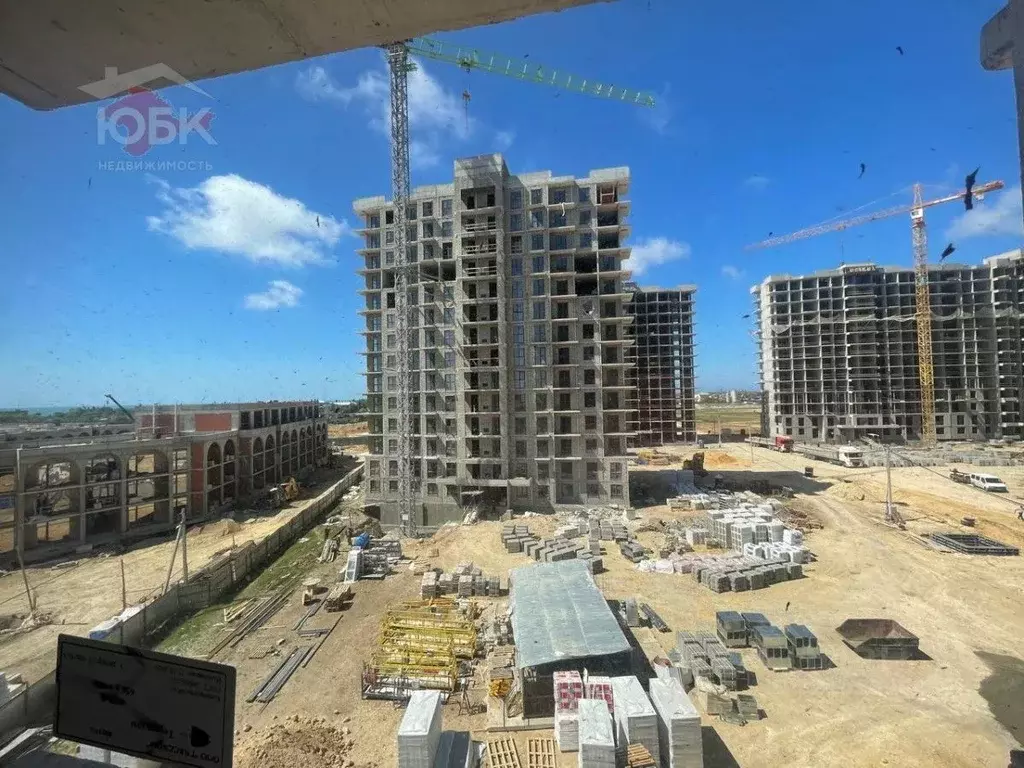 1-к кв. Крым, Евпатория городской округ, Заозерное пгт ул. Аллея ... - Фото 1