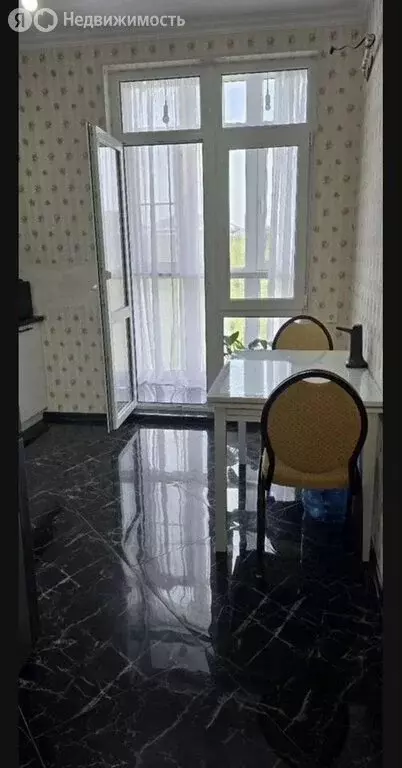 1-комнатная квартира: Геленджик, улица Олега Анофриева, 1к7 (43 м) - Фото 2