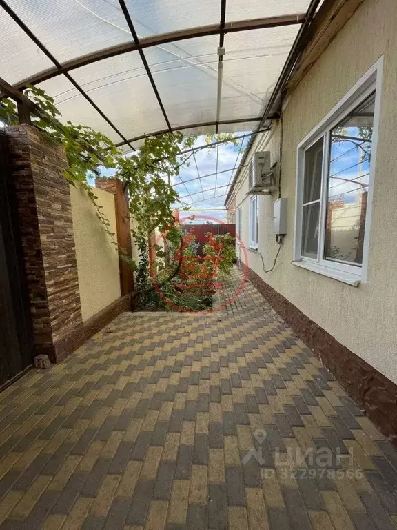 Дом в Краснодарский край, Новокубанский район, Советское с/пос, с. ... - Фото 2