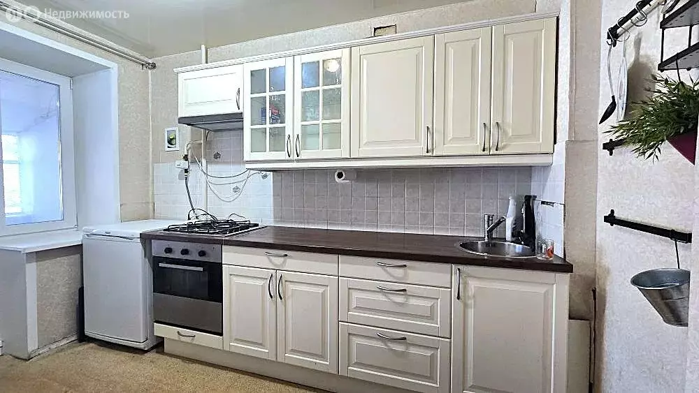 3-комнатная квартира: Казань, улица Ильича, 19/43 (63 м) - Фото 1