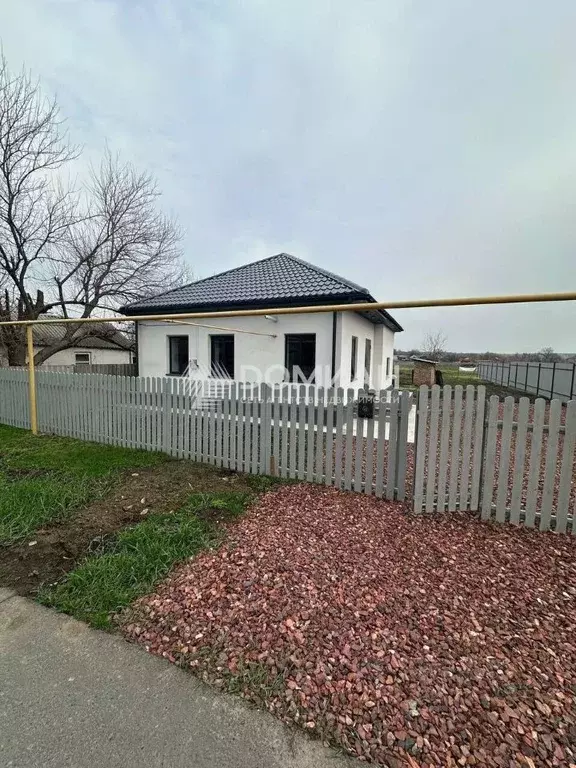 Дом в Ростовская область, Октябрьский район, Красюковская сл. ул. ... - Фото 1