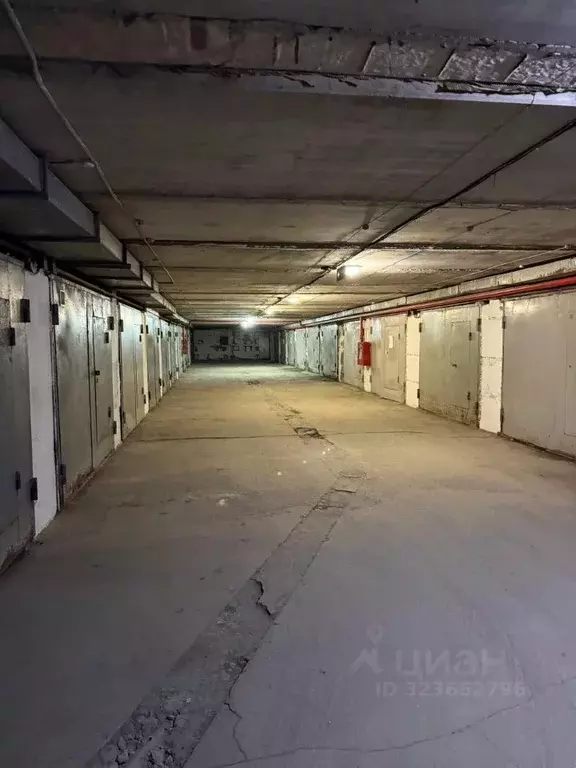 Гараж в Свердловская область, Екатеринбург ул. Московская, 225к4 (19 ... - Фото 1