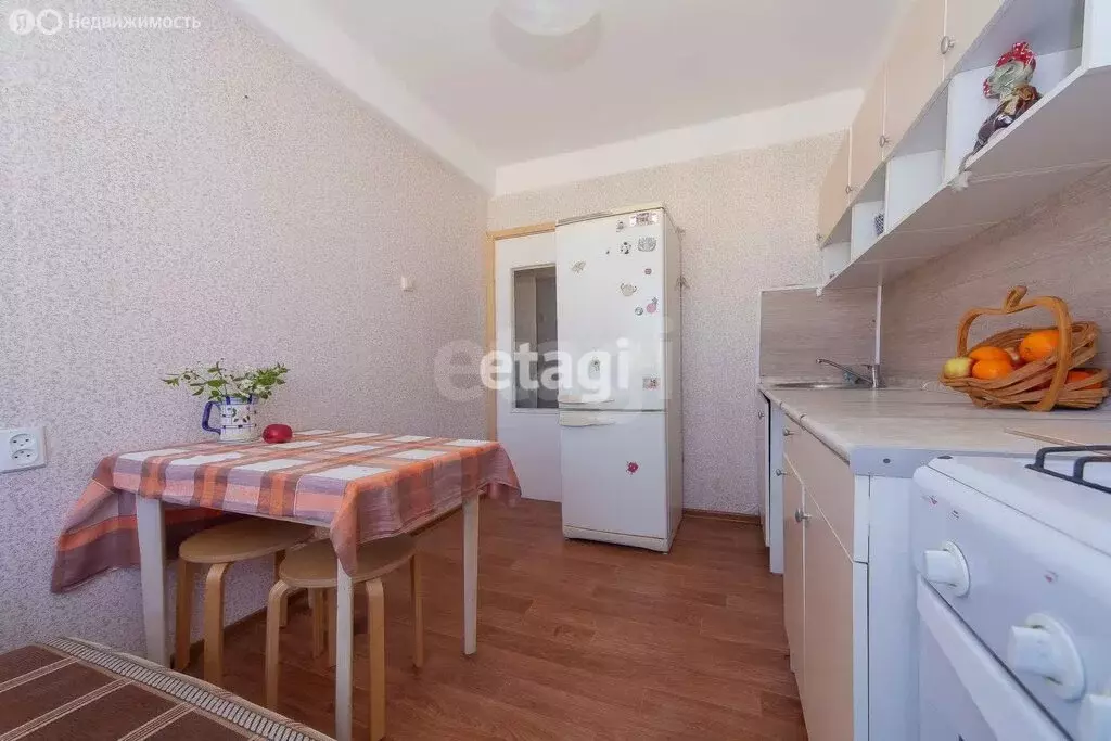 3-комнатная квартира: городской посёлок Фёдоровское, Центральная ... - Фото 1