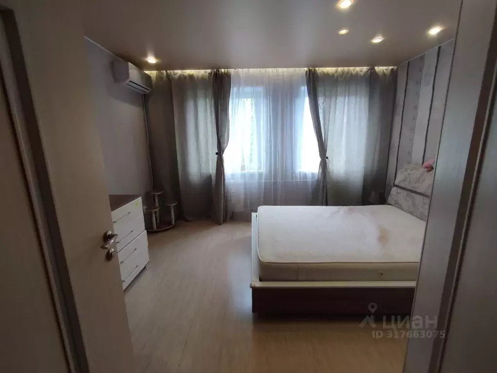 1-к кв. Тюменская область, Тюмень ул. Академика Сахарова, 46 (48.0 м) - Фото 0