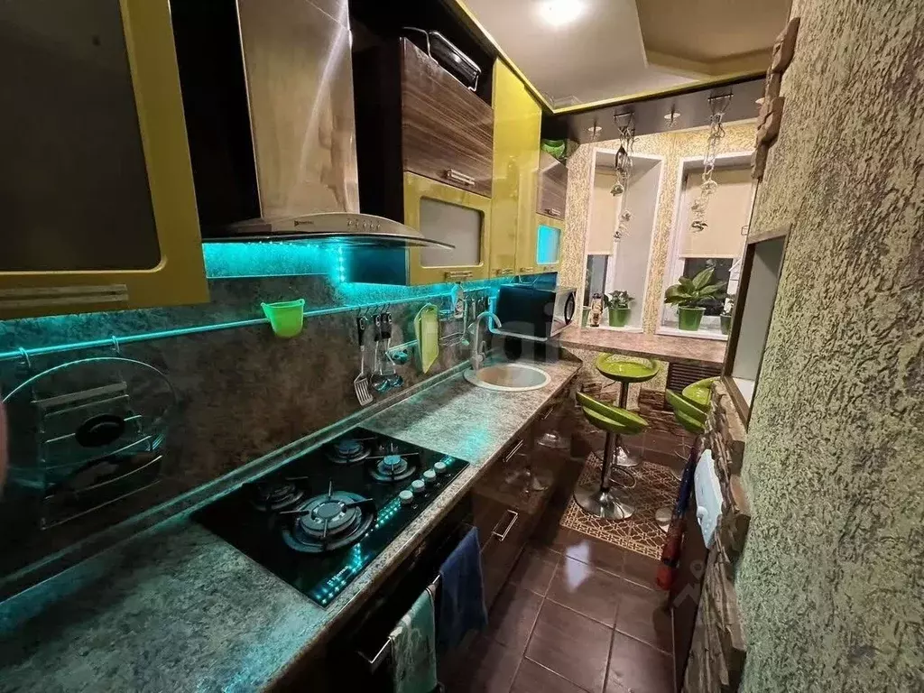 2-к кв. Ямало-Ненецкий АО, Новый Уренгой ул. Строителей, 6 (64.0 м) - Фото 1