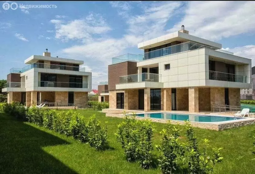 Дом в Сириус, улица 65 лет Победы, 50к8 (365 м) - Фото 0