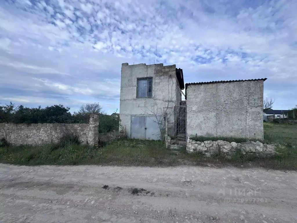Дом в Крым, Сакский район, Суворовское с/пос, с. Великое  (45 м) - Фото 1