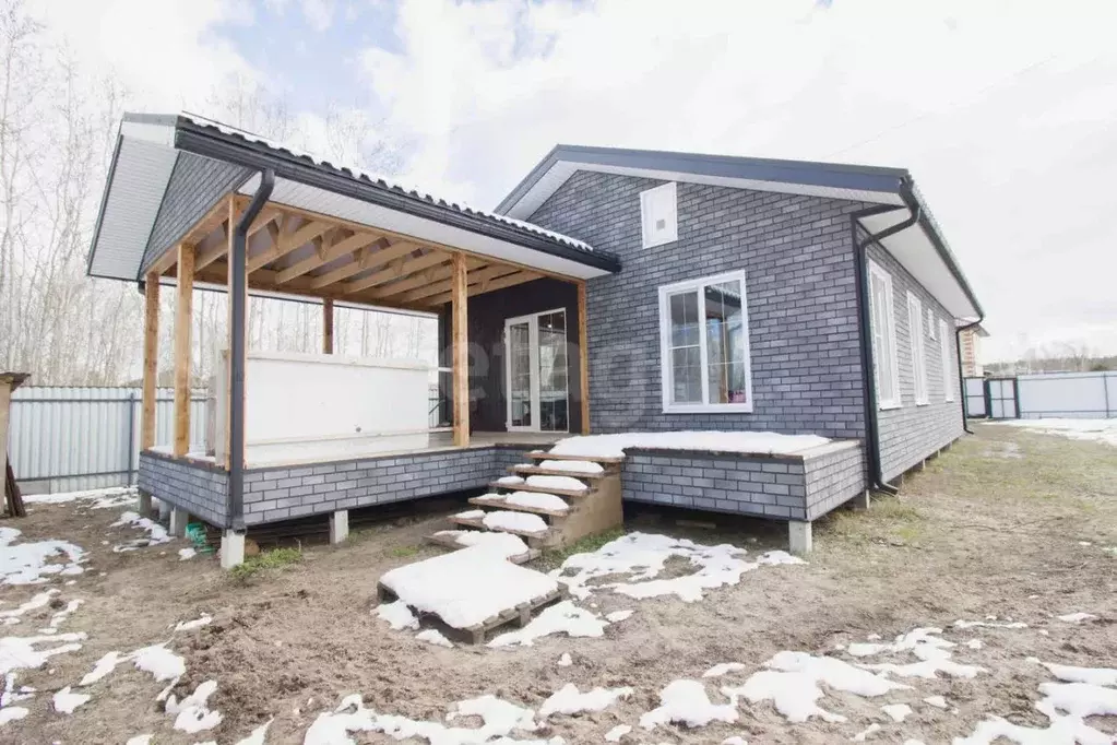 Дом в Калужская область, Дзержинский район, Дворцы с/пос, д. ... - Фото 1