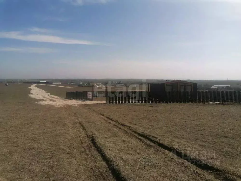 Участок в Крым, Симферопольский район, Перовское с/пос, с. Ключи ул. ... - Фото 1