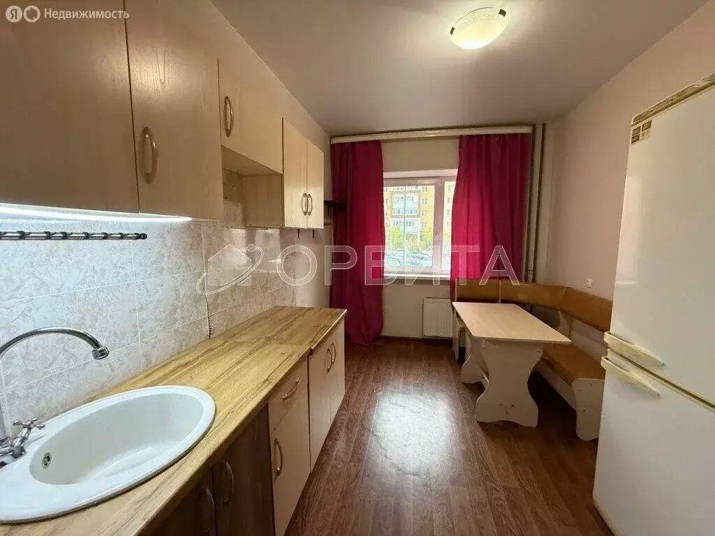 3-комнатная квартира: Тюмень, улица Прокопия Артамонова, 4 (86 м) - Фото 1