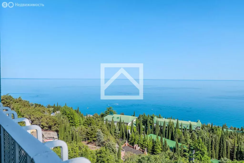 Квартира-студия: Алушта, Чатырдагская улица, 1А (50 м) - Фото 0