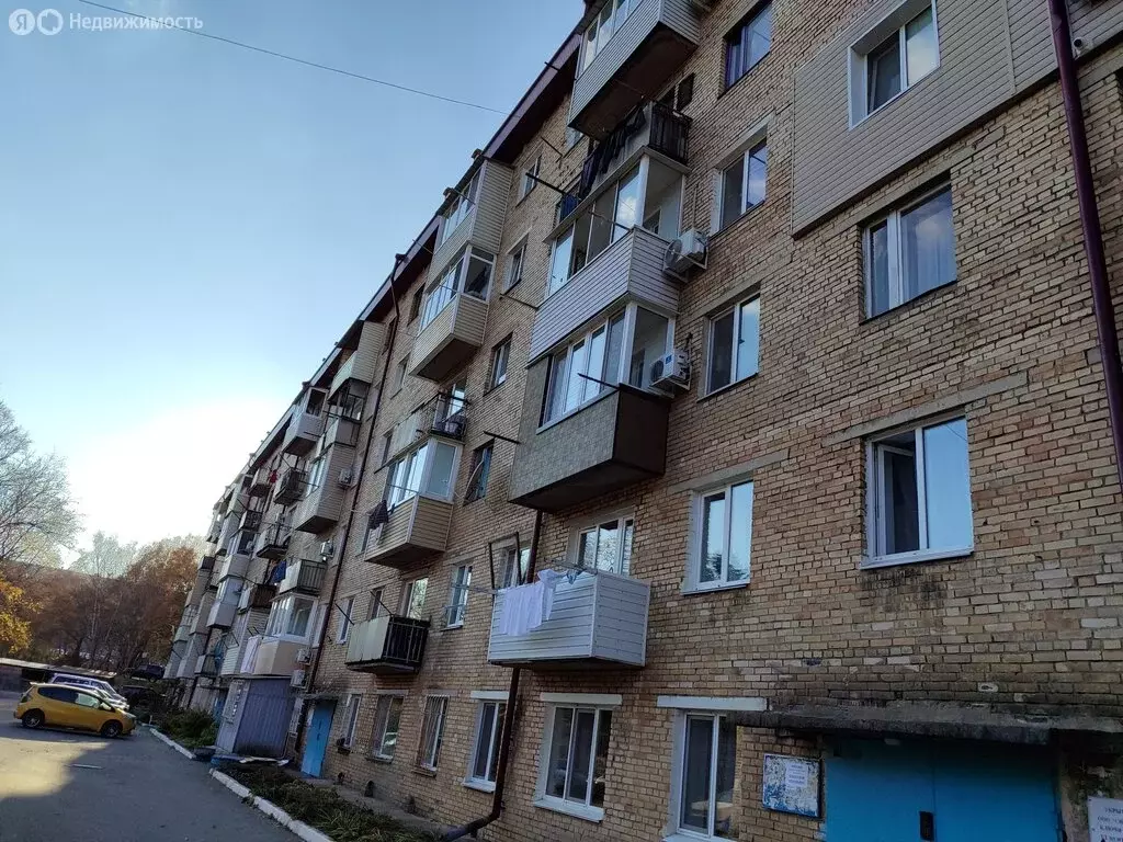 4-комнатная квартира: Партизанск, Центральная улица, 15 (64 м) - Фото 1