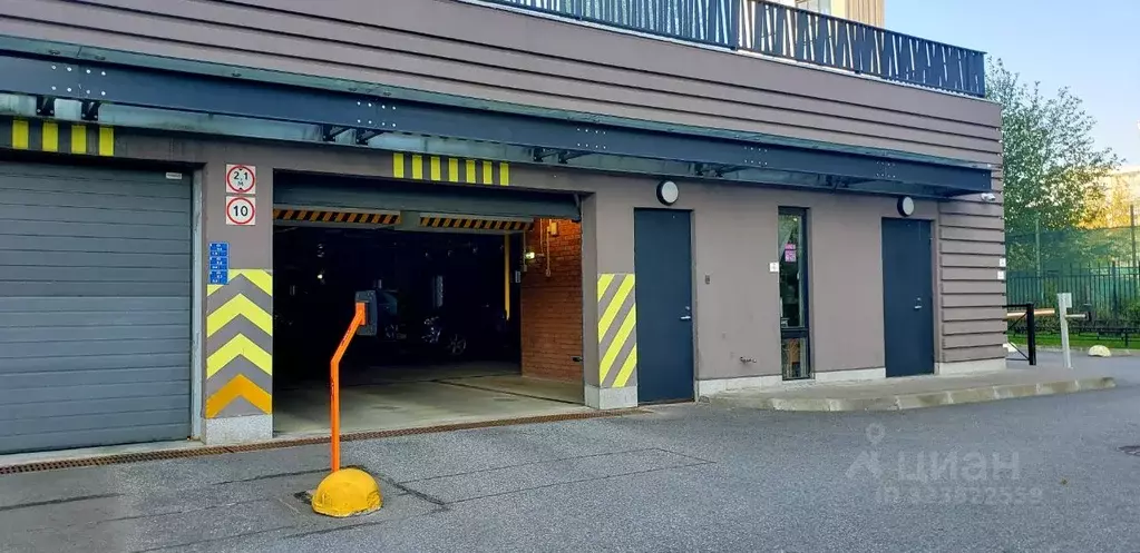 Гараж в Санкт-Петербург ул. Беринга, 5 (13 м) - Фото 1