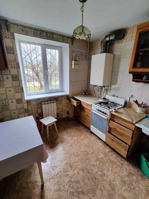 2-к кв. Крым, Сакский район, Новофедоровка пгт ул. Героев, 6 (47.4 м) - Фото 1