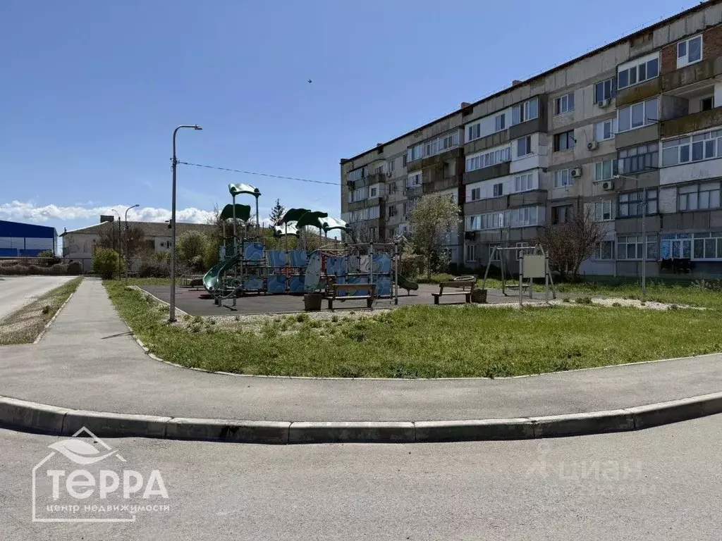 2-к кв. Крым, Раздольное пгт ш. Красноперекопское, 27 (51.4 м) - Фото 2