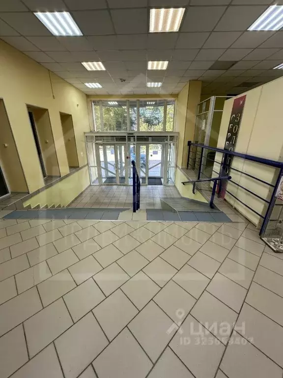 Помещение свободного назначения в Омская область, Омск ул. ... - Фото 2