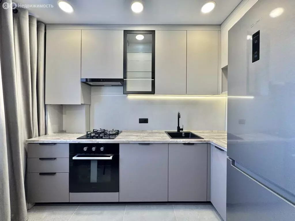 2-комнатная квартира: Киров, улица Защитников Отечества, 37 (46.2 м) - Фото 2