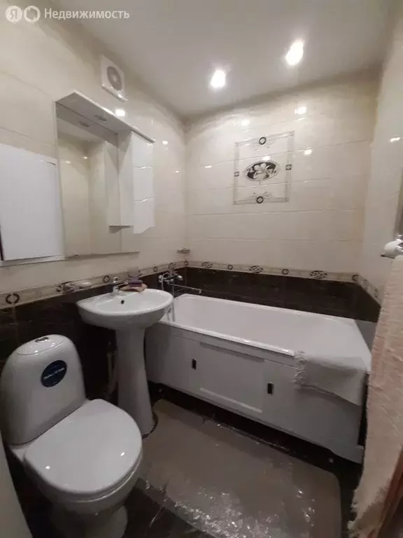 3-комнатная квартира: Рыбинск, улица Молодогвардейцев, 9 (56 м) - Фото 1