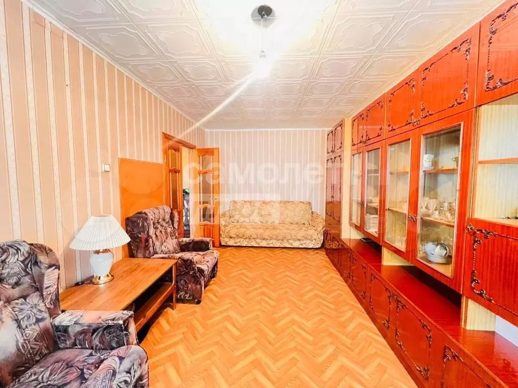 2-к. квартира, 50 м, 1/9 эт. - Фото 1