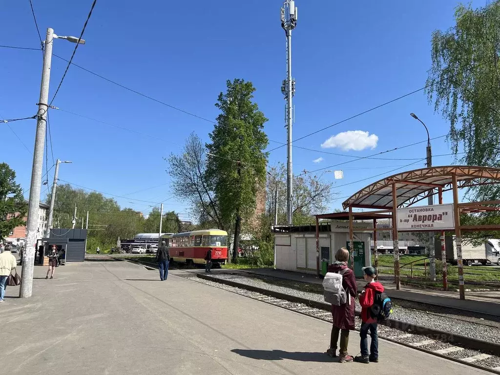 Торговая площадь в Удмуртия, Ижевск Школьная ул., 41 (35 м) - Фото 1