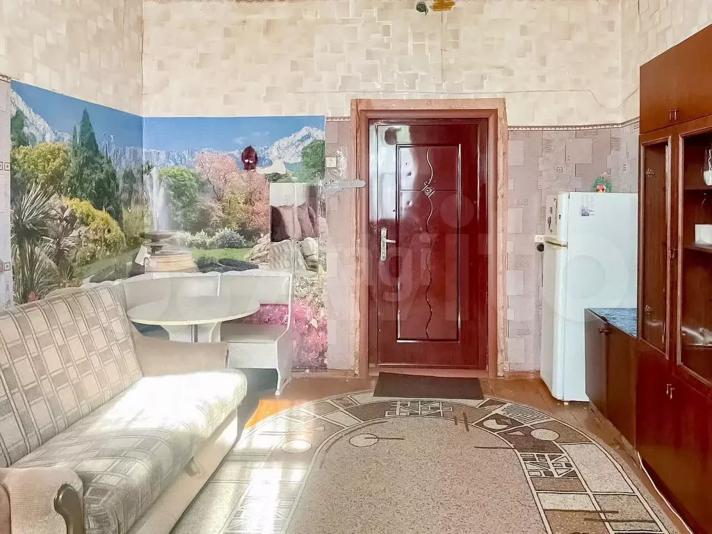Комната 19,6 м в 6-к., 1/2 эт. - Фото 0