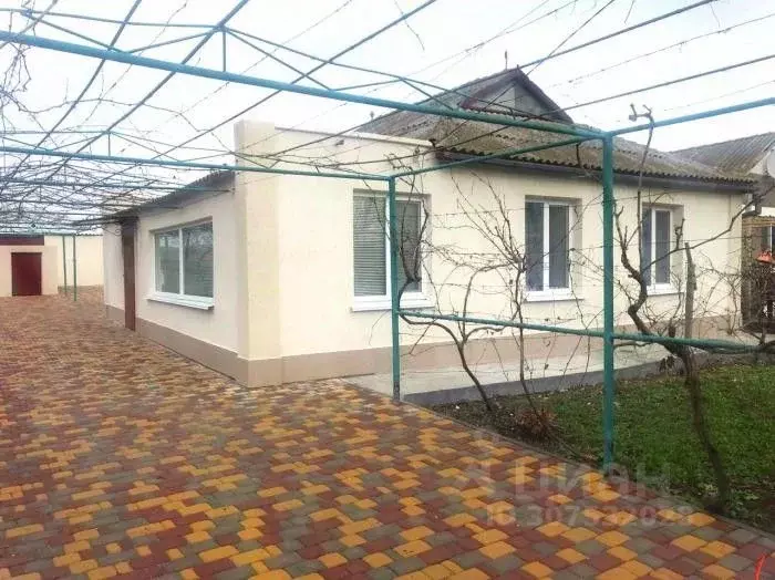 Дом в Крым, Сакский район, с. Геройское ул. Мира, 61 (70 м) - Фото 1