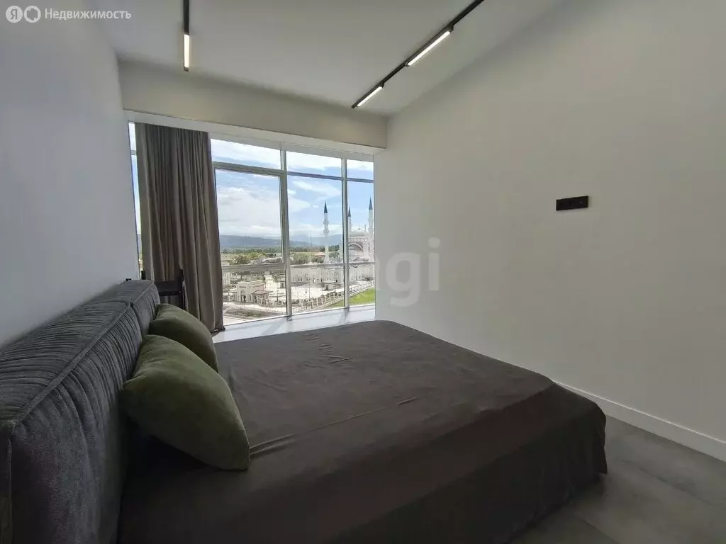 1-комнатная квартира: Симферополь, улица Беспалова, 110В (67 м) - Фото 2