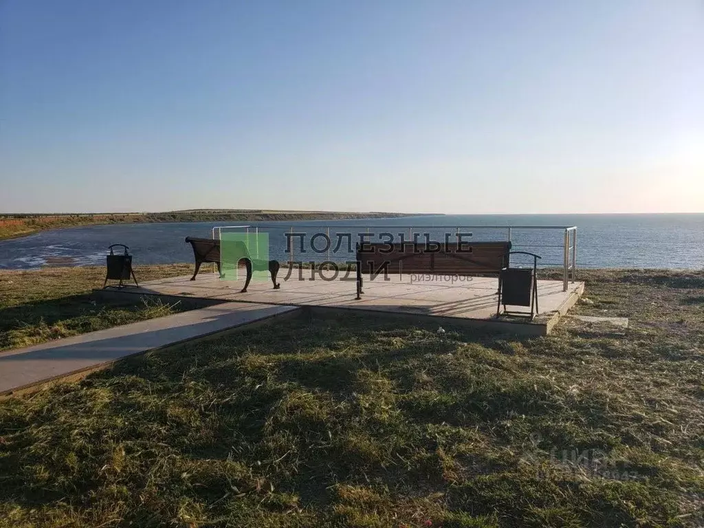 Участок в Крым, Ленинский район, Мысовское с/пос, с. Заводское ул. ... - Фото 2