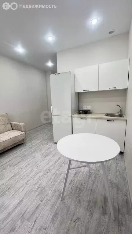 Квартира-студия: Чебоксары, улица Фридриха Энгельса, 13 (19 м) - Фото 2