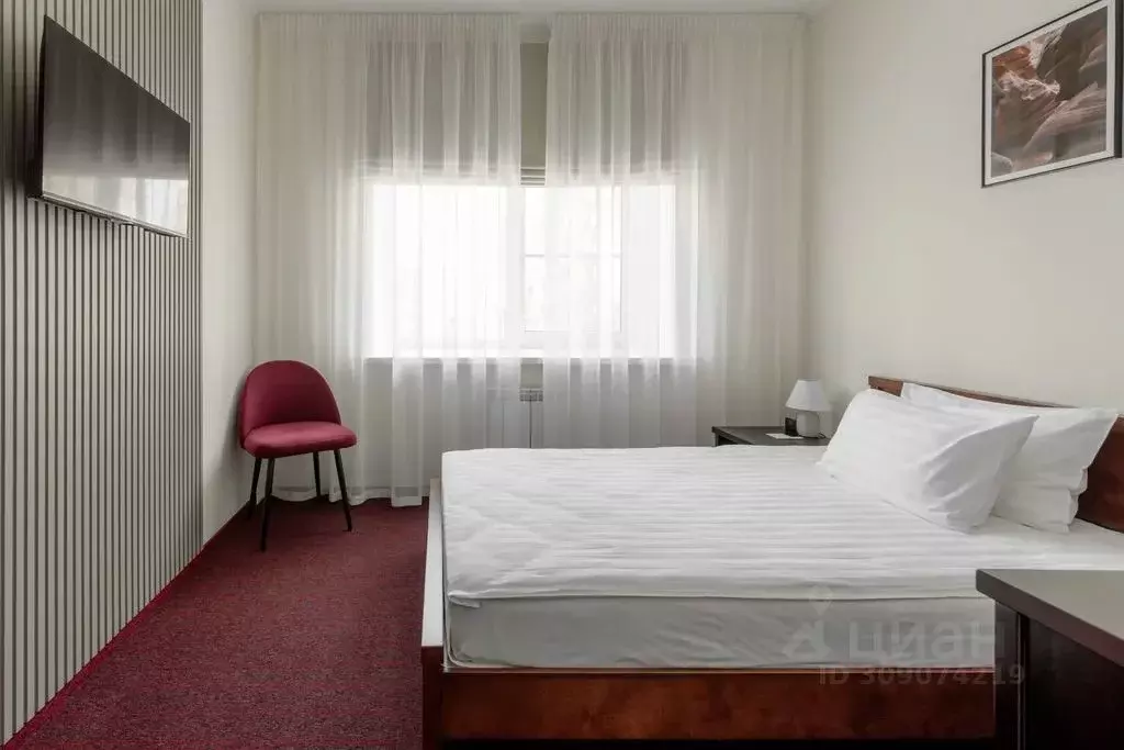 Комната Свердловская область, Екатеринбург ул. Лучевая, 4 - Фото 1