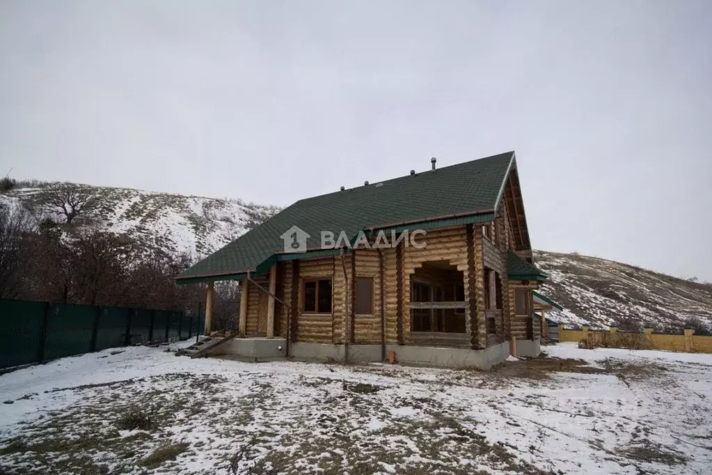 Дом в Саратовская область, Вольский район, Терсинское муниципальное ... - Фото 1